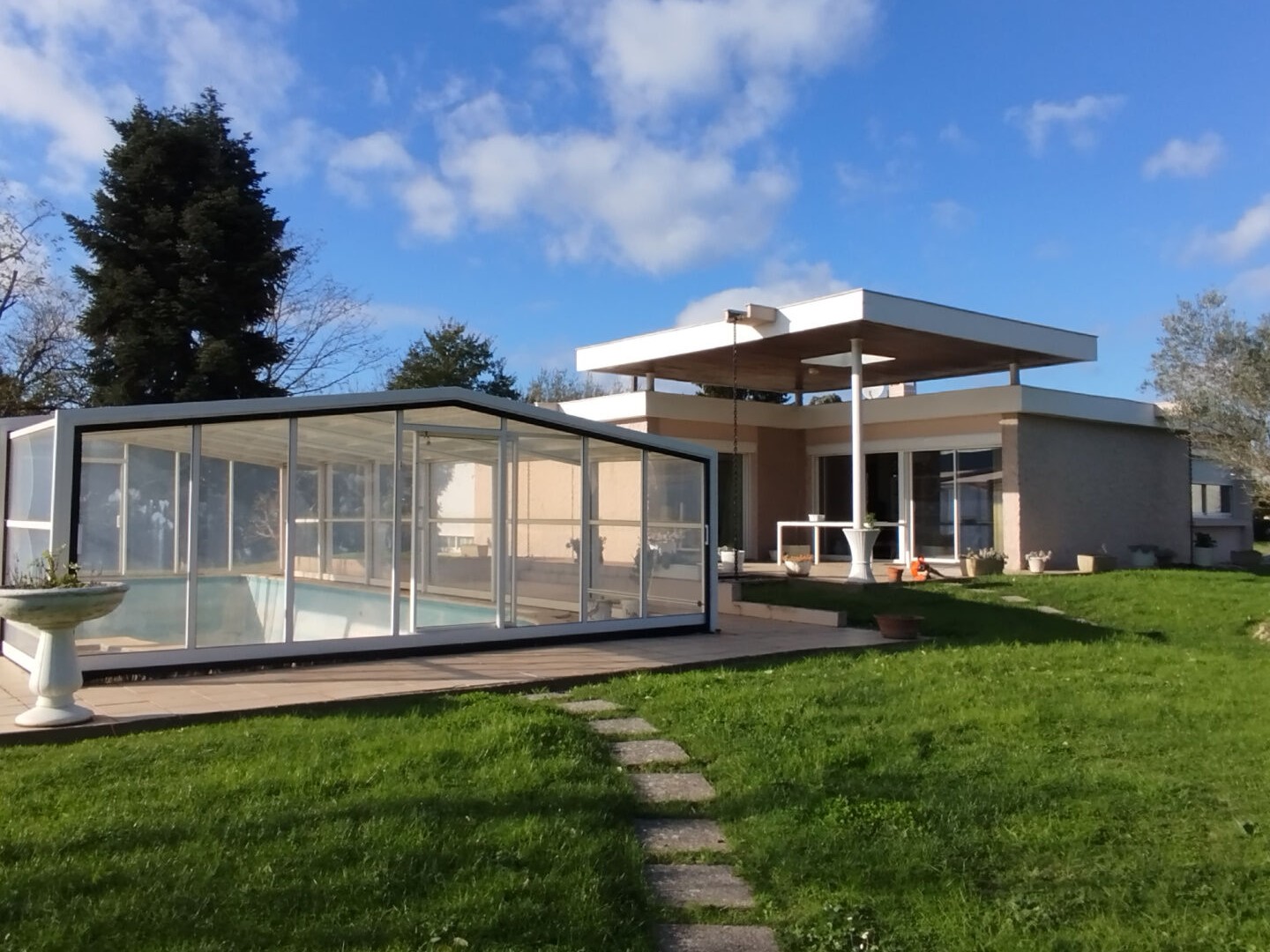 AGEN- ENSEMBLE IMMOBILIER- ZONE COMMERCIALE DYNAMIQUE