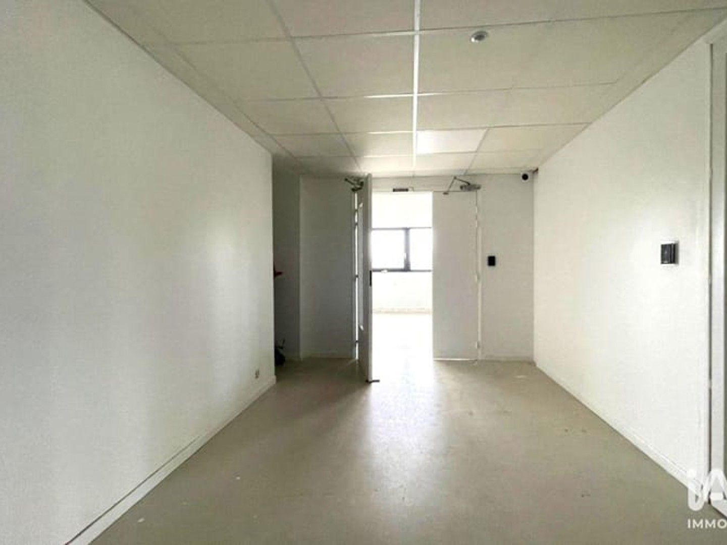 Magasin à vendre - 179m2 - Évry-Courcouronnes (91080)