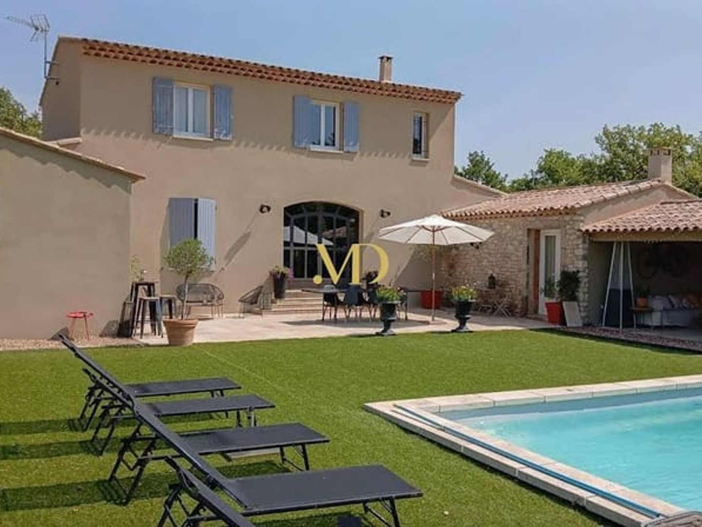 Maison 6 pièces 220 m²