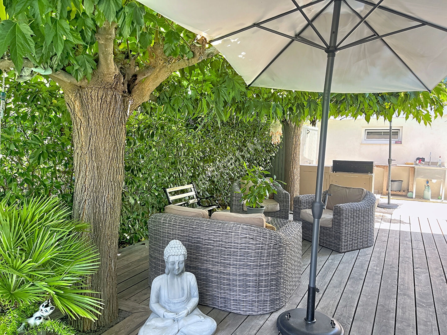 Locaux à vendre - 5 pièces - 108m2 - Saint-Mandrier-Su... (83430)