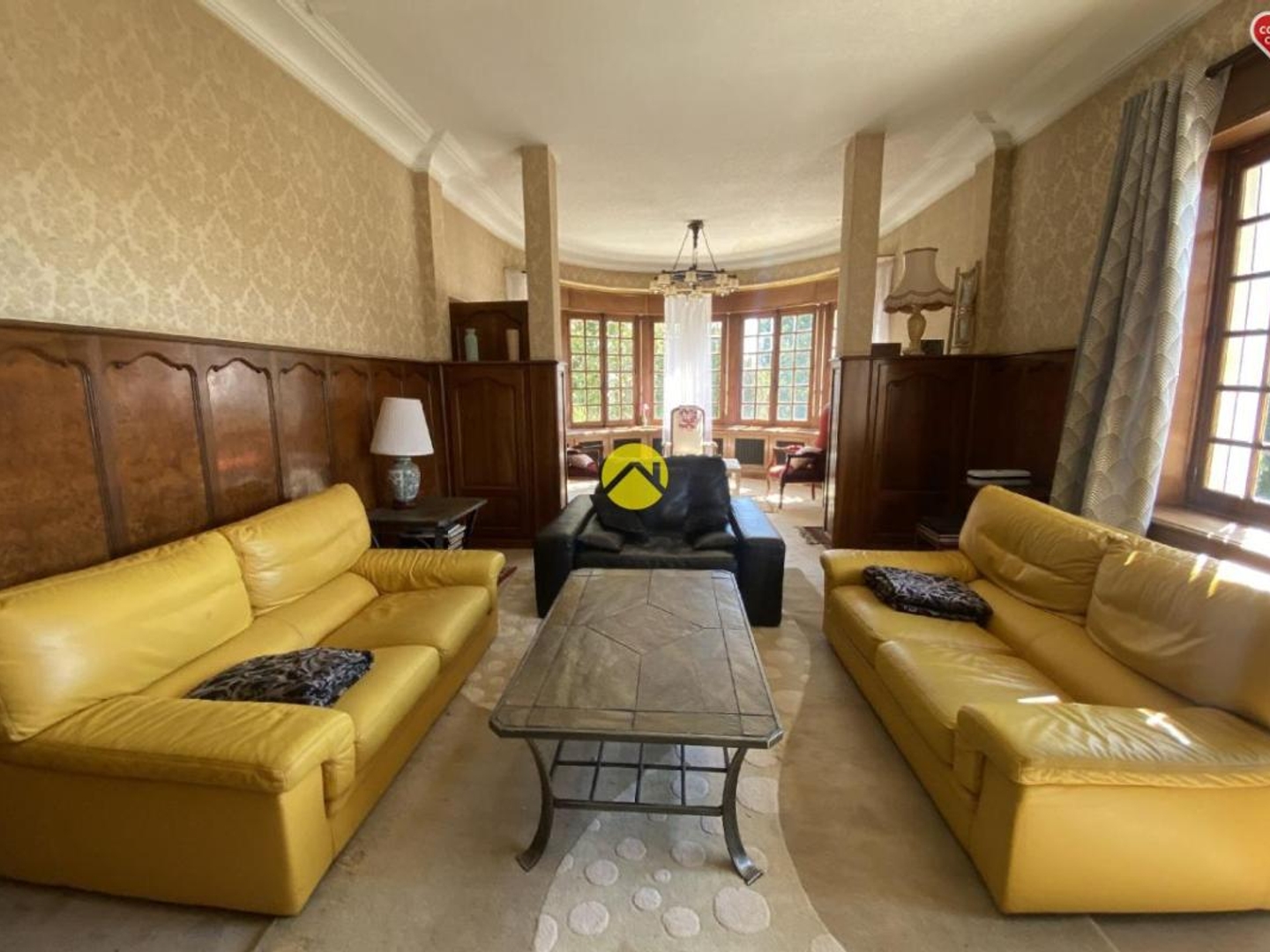 Maison à vendre - 10 pièces - 260m2 - Jouet-Sur-L'aubois (18320)