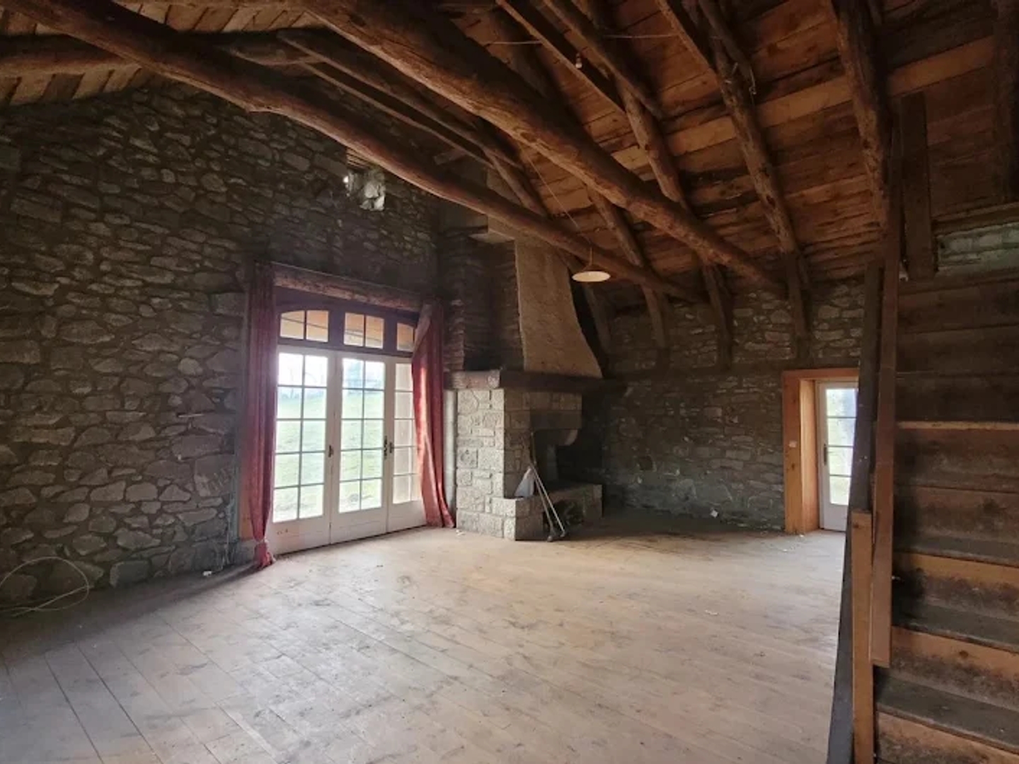 Maison à vendre - 7 pièces - 250m2 - Le Chambon-Sur-Li... (43400)
