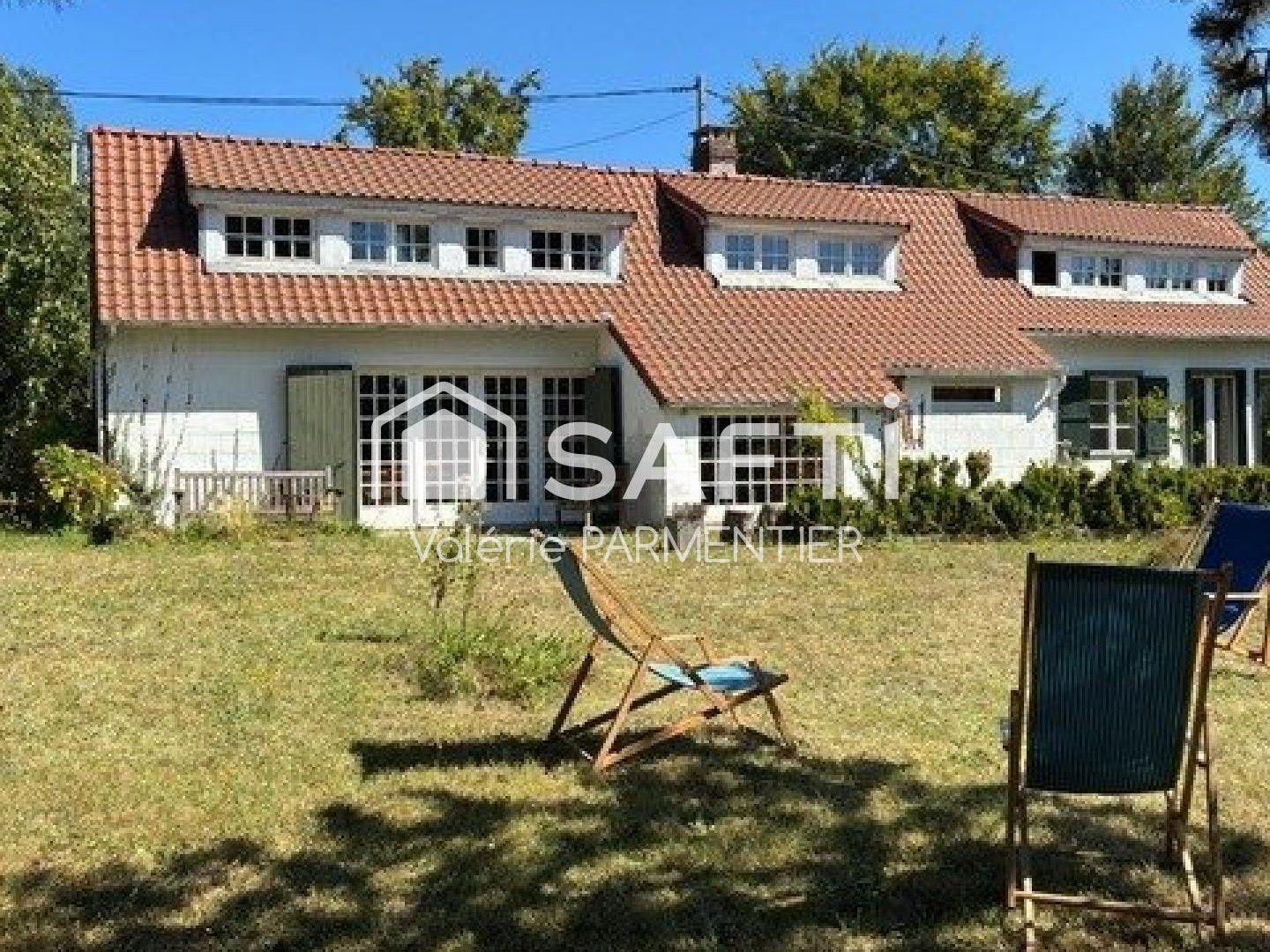 Longère picarde pleine de charme - 4 chambres - dépendances - terrain constructible