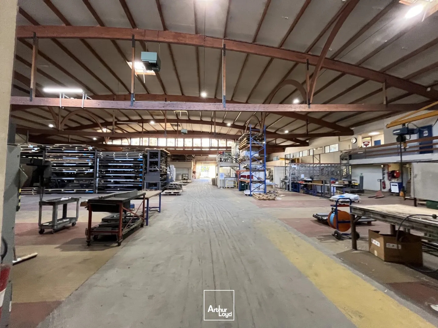 Locaux à vendre - 4091m2 - Creil (60100)