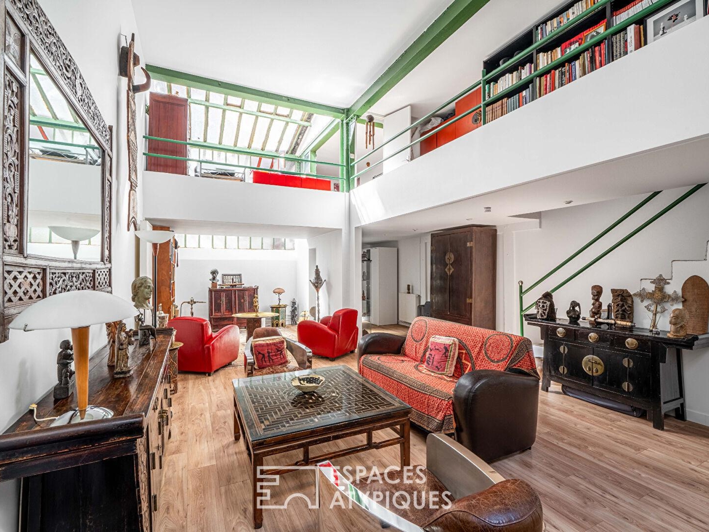 Locaux à vendre - 3 pièces - 131m2 - Paris 10e (75010)