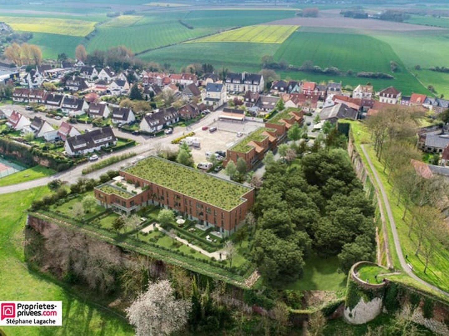 Appartement Montreuil Sur Mer 3 pièce(s) 86 m2 avec terrasse et parking