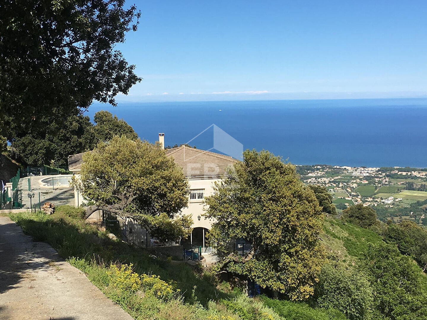 Maison 7 pièces 233 m²