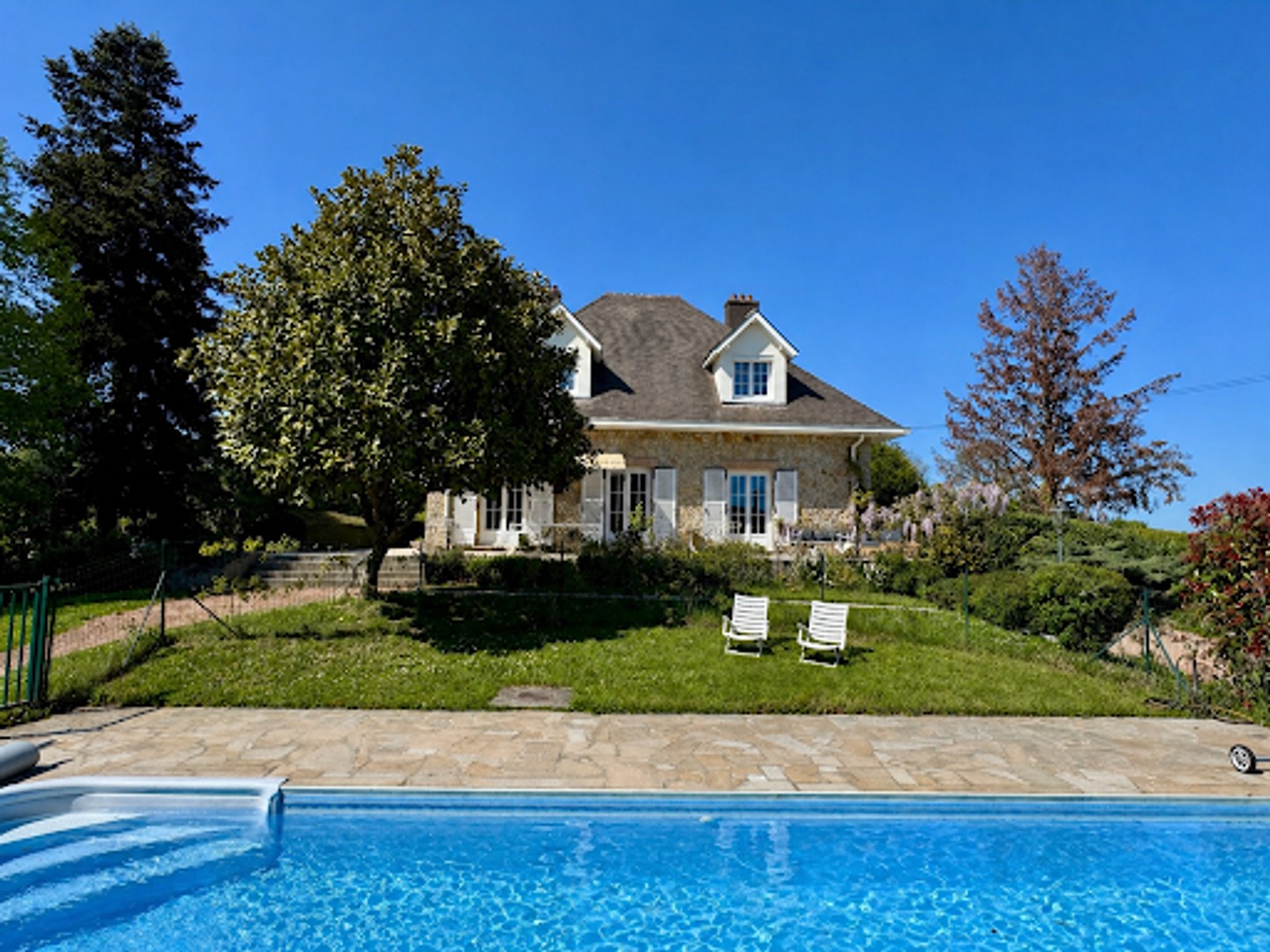 Propriété 8 pièces 200 m²