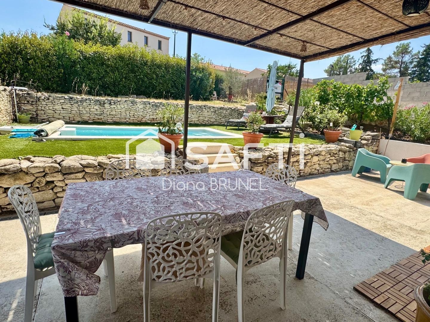 Maison à vendre - 4 pièces - 86m2 - Grambois (84240)