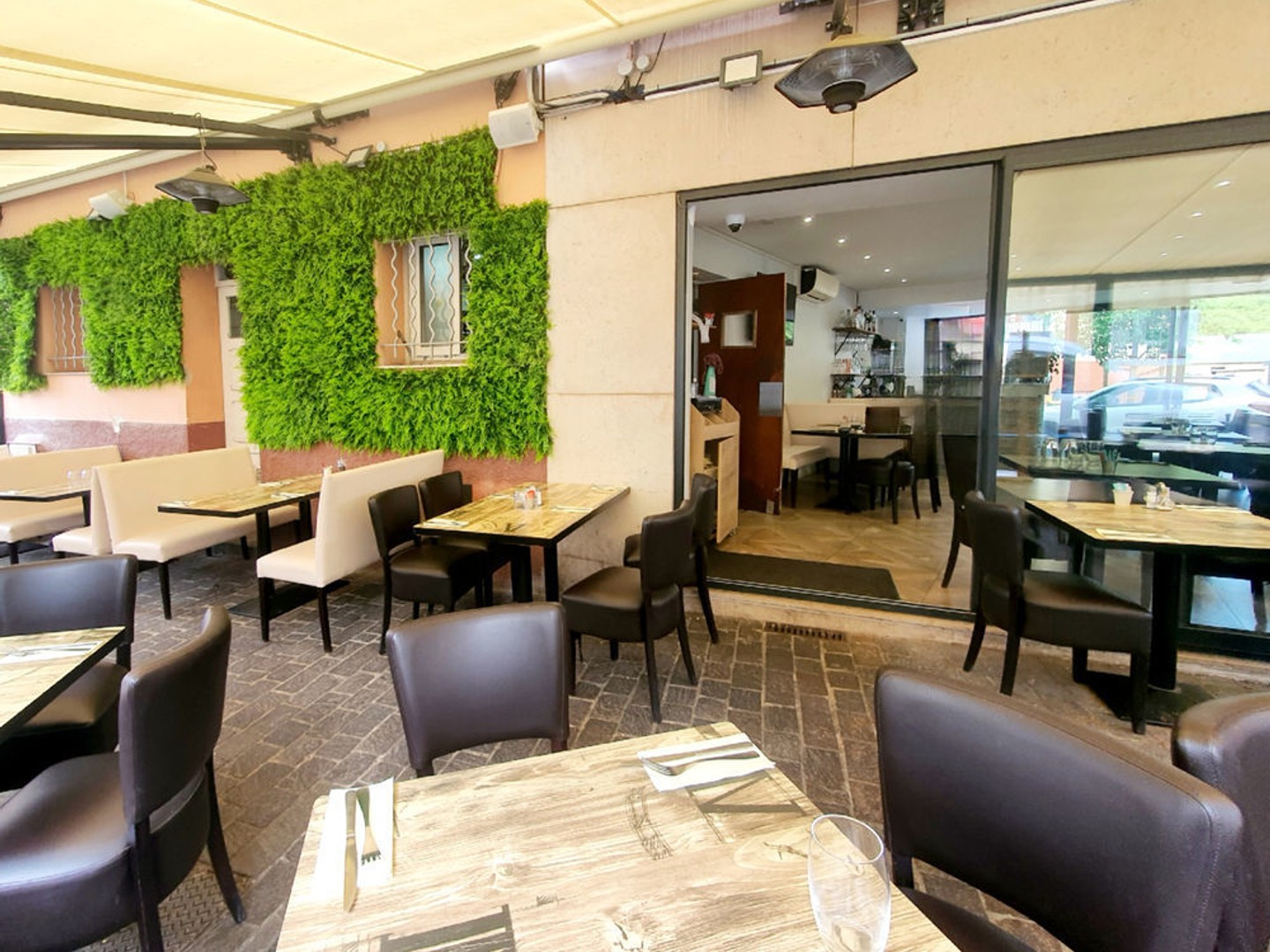 À VENDRE Fonds de commerce Restaurant entièrement rénové secteur La Trinité (06)