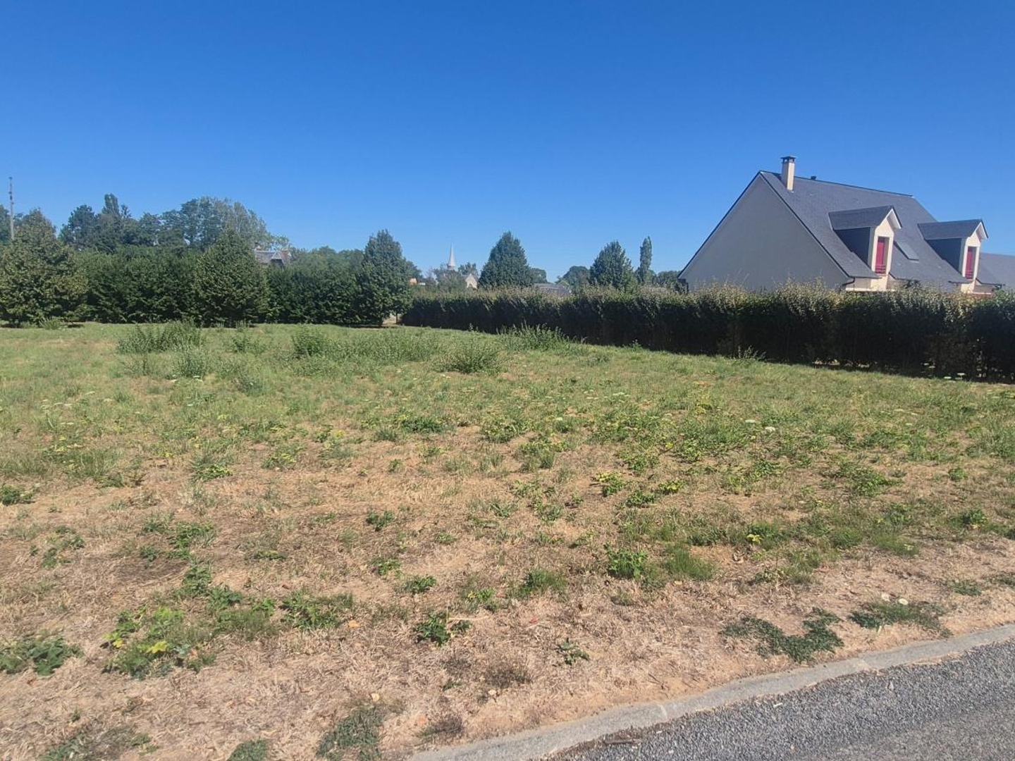 Terrain à bâtir 1 213 m² à 8 min de Bernay