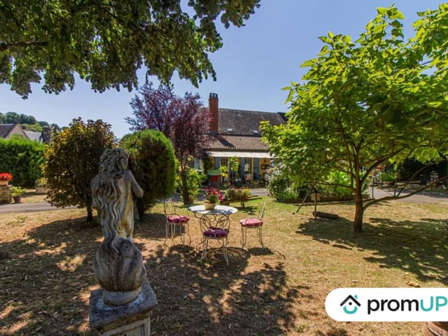 Maison 12 pièces 370 m²