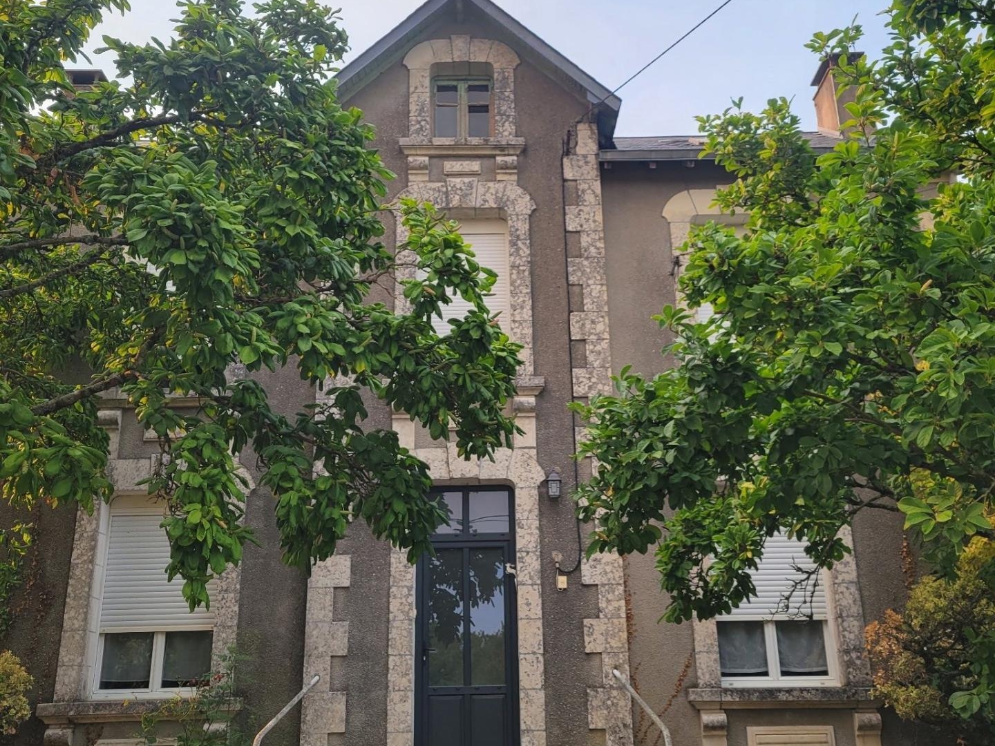Maison à vendre - 5 pièces - 263m2 - Mazières-En-Gâtine (79310)