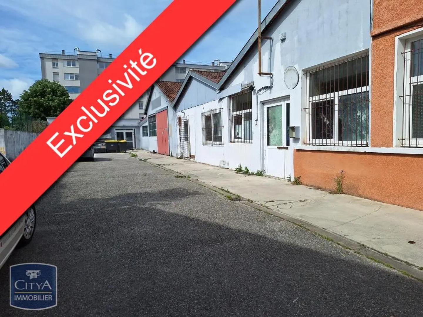 Local 560 m²