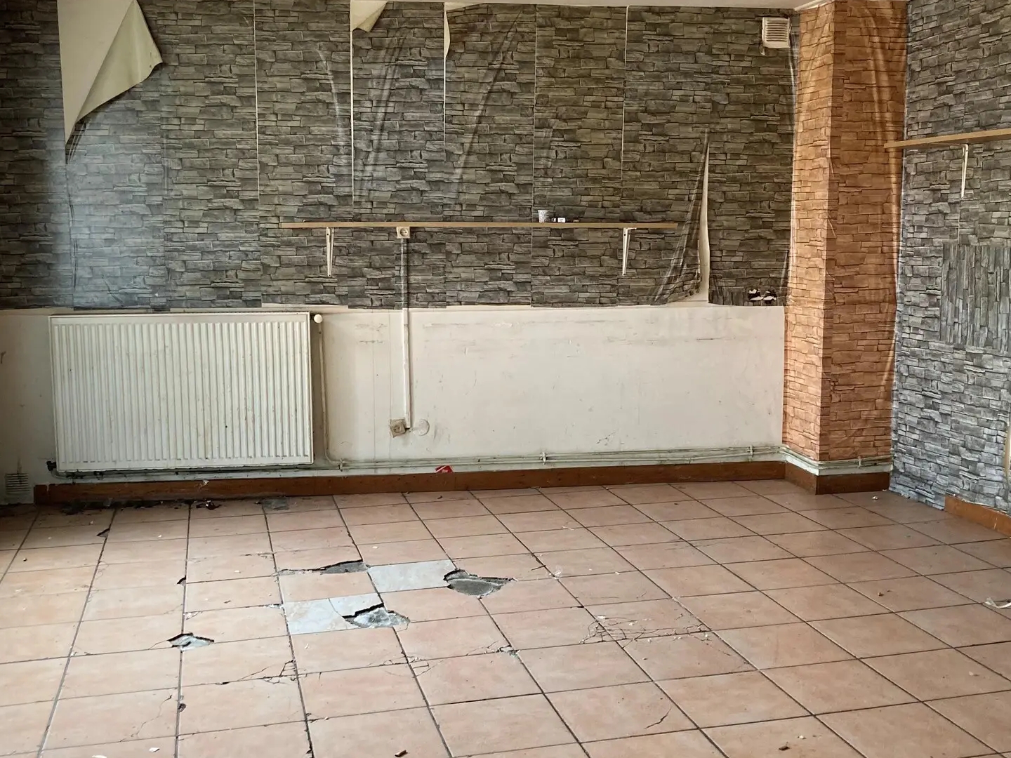 Locaux à vendre - 560m2 - Oyonnax (01100)