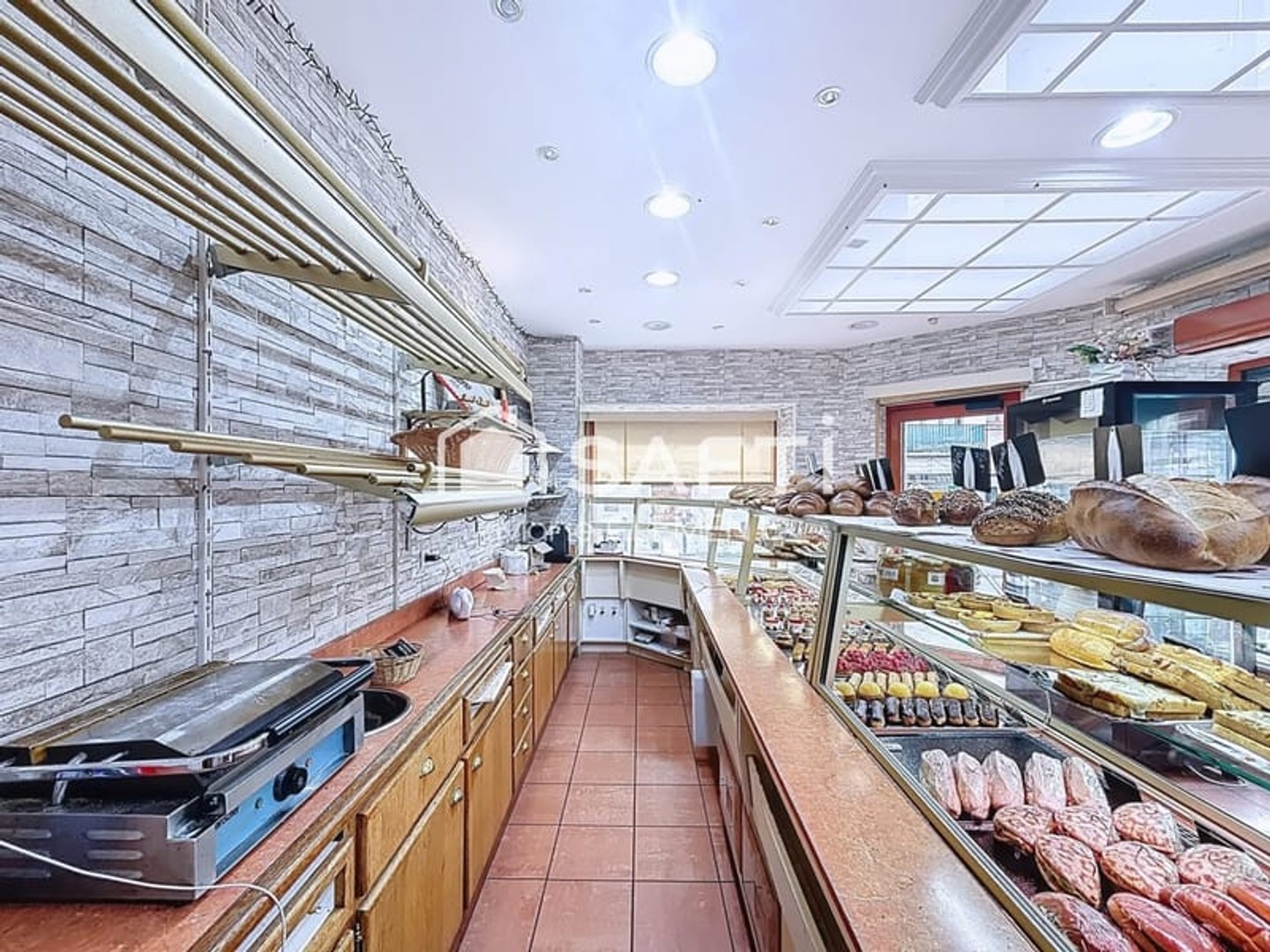 Bureaux à vendre - 135m2 - Combs-La-Ville (77380)