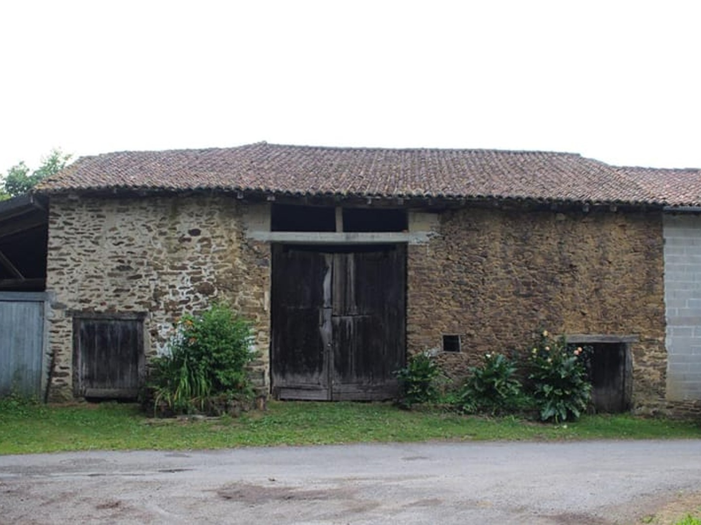 Locaux à vendre - 1 pièce - 90m2 - Chaillac-Sur-Vienne (87200)