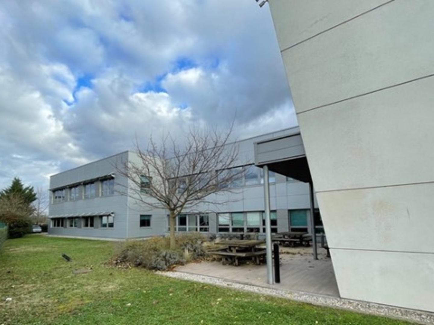 Locaux à vendre - 4399m2 - Saint-Priest (69800)