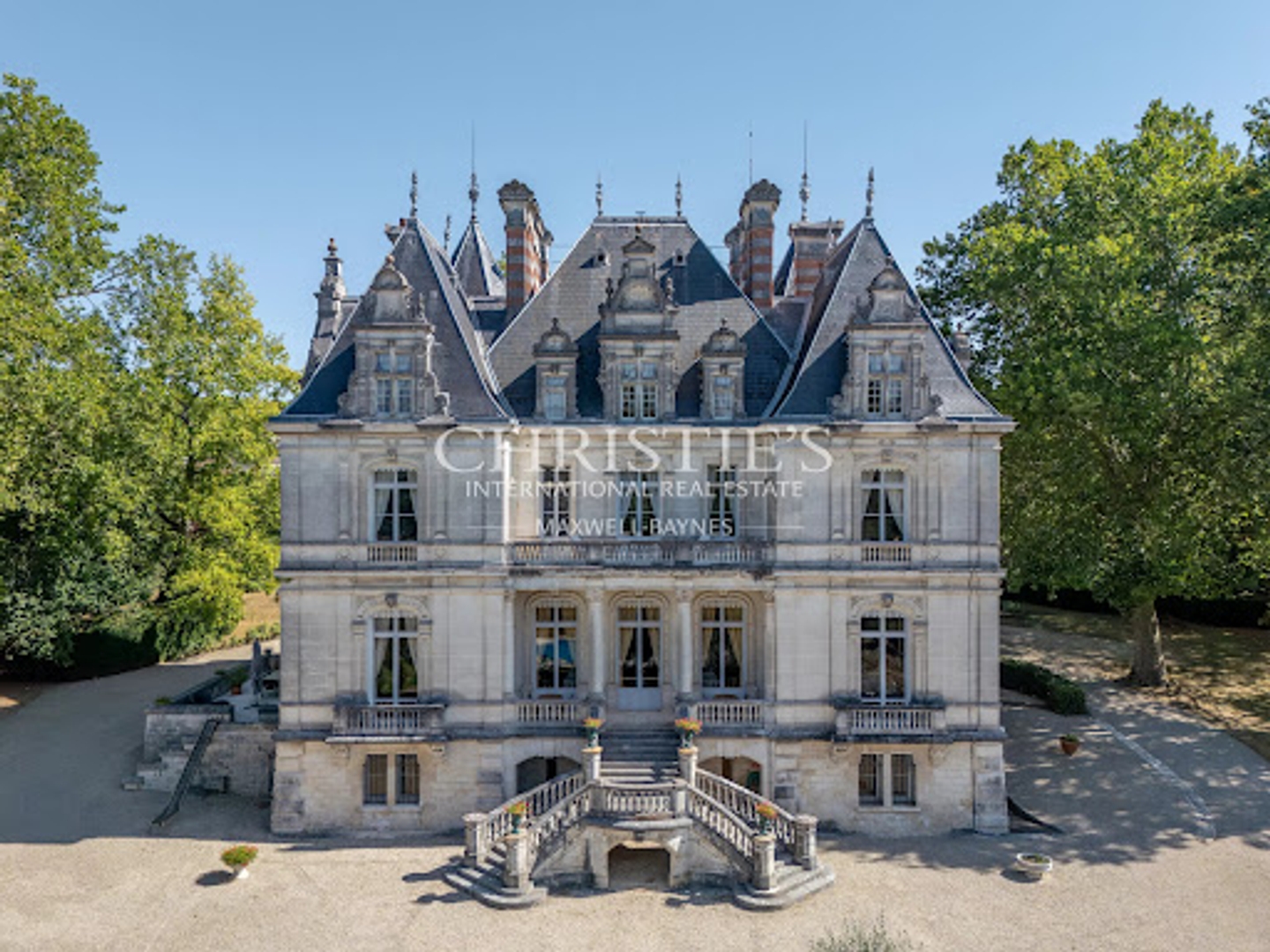 Maison à vendre - 33 pièces - 1255m2 - Cognac (16100)