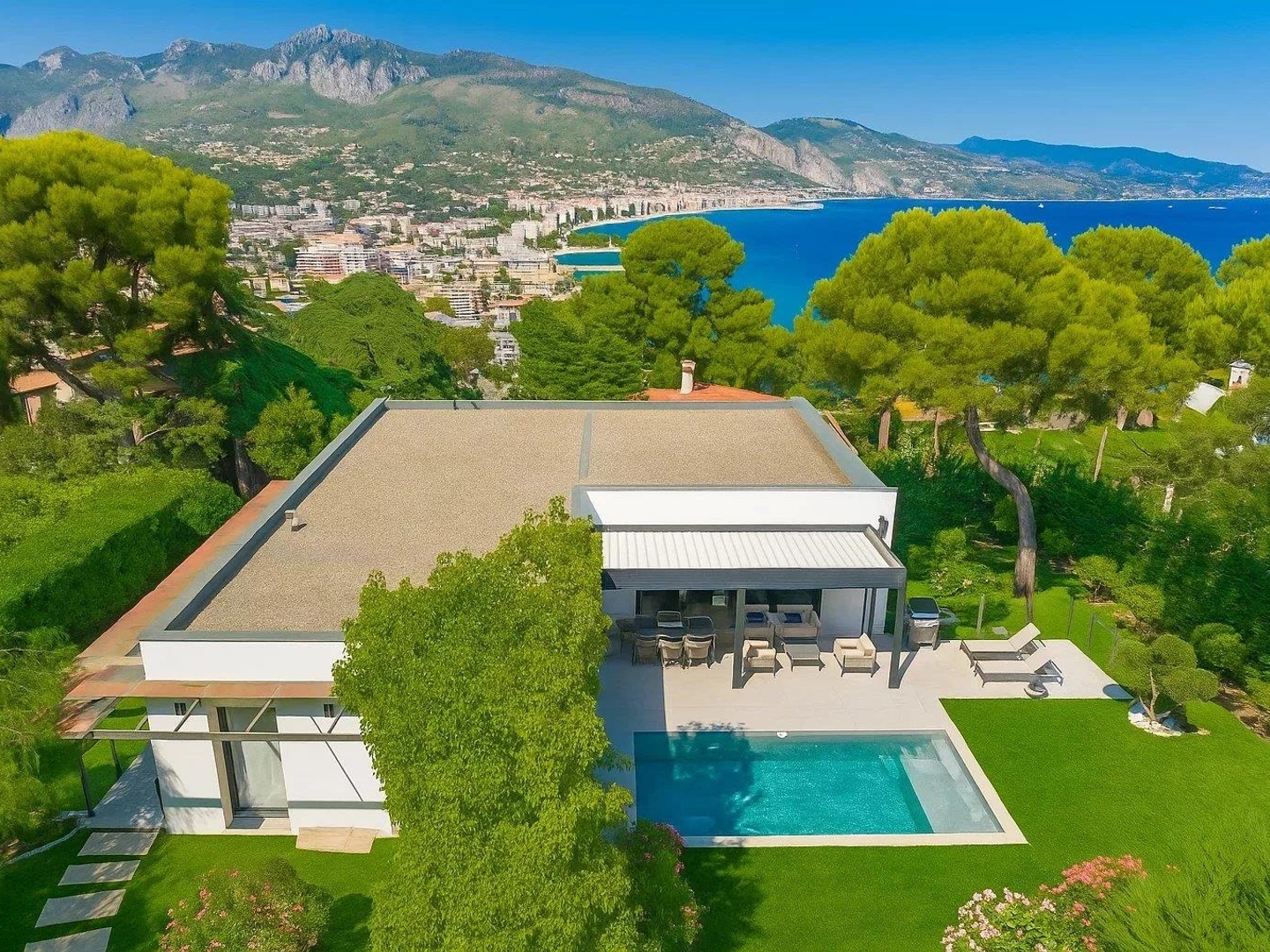 Maison à vendre - 296m2 - Roquebrune-Cap-Ma... (06190)