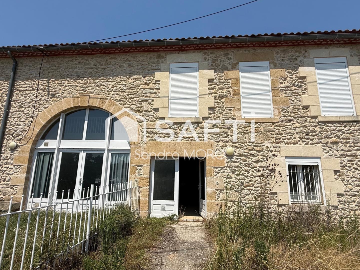 À vendre  Ensemble immobilier en pierre divisé en 4 logements  Casseuil