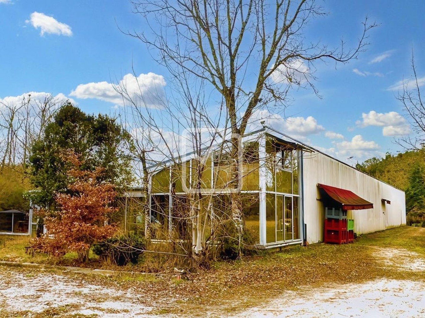 UNIQUE - Entre Gourdon et Sarlat sur D704 - Emplacement pro No1