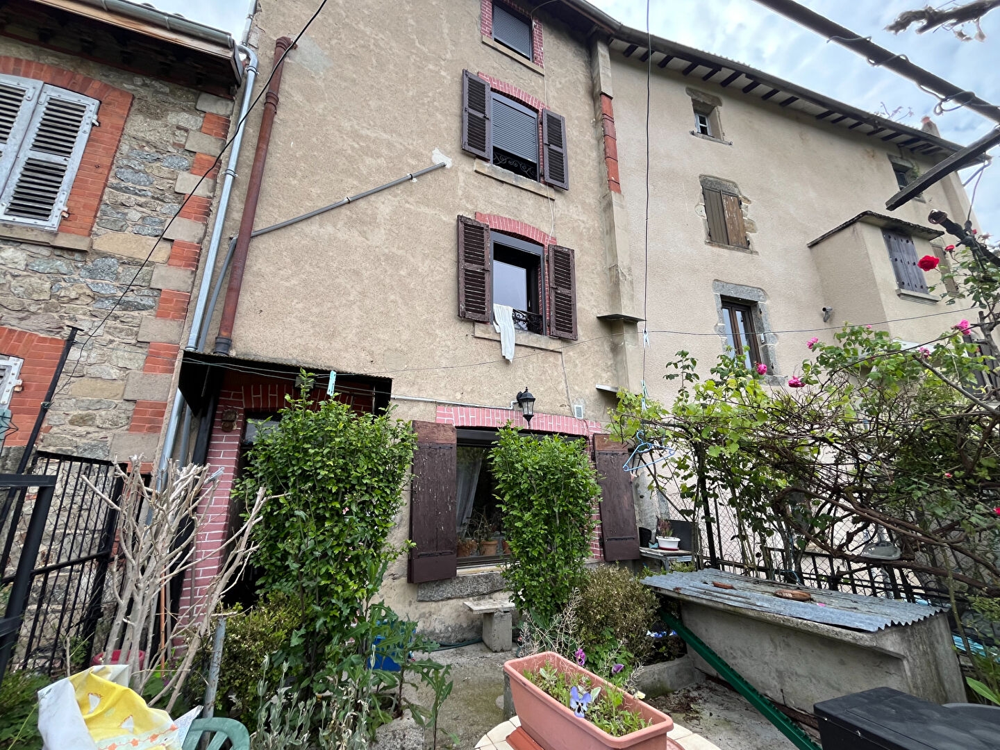 Maison à vendre - 4 pièces - 78m2 - Thiers (63300)
