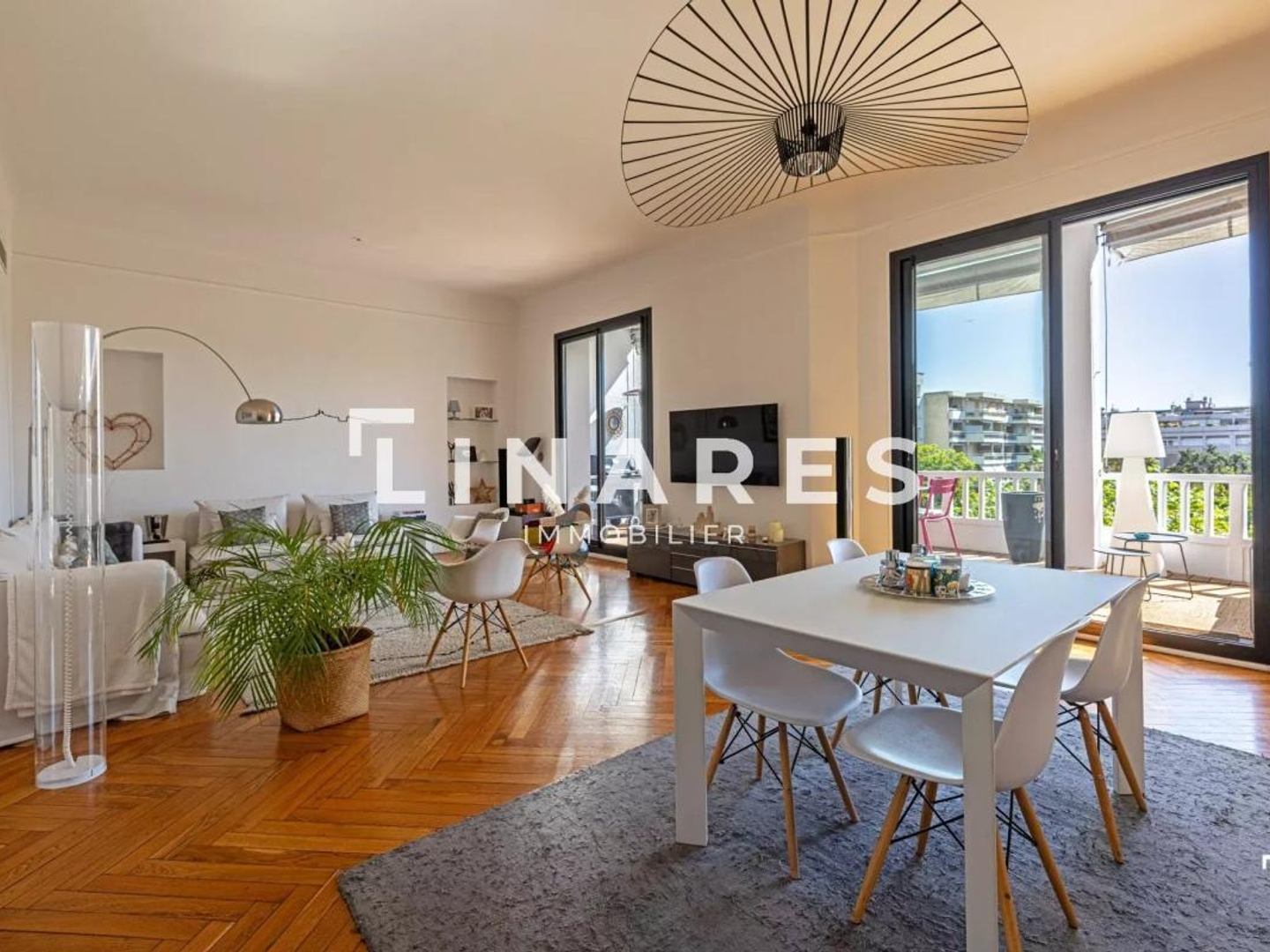 Vends t4 - 170 m² - Marseille 8Ème 13008