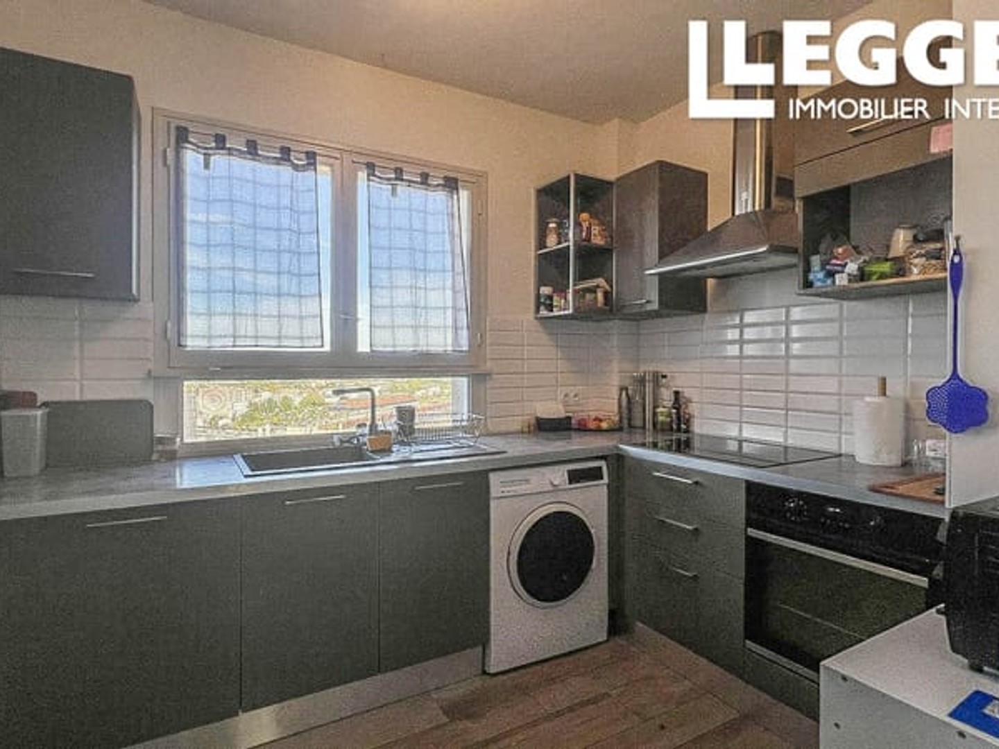 Appartement refait à neuf dans résidence sécurisée, 68 m2, 2 chambres, cave et place parking couvert