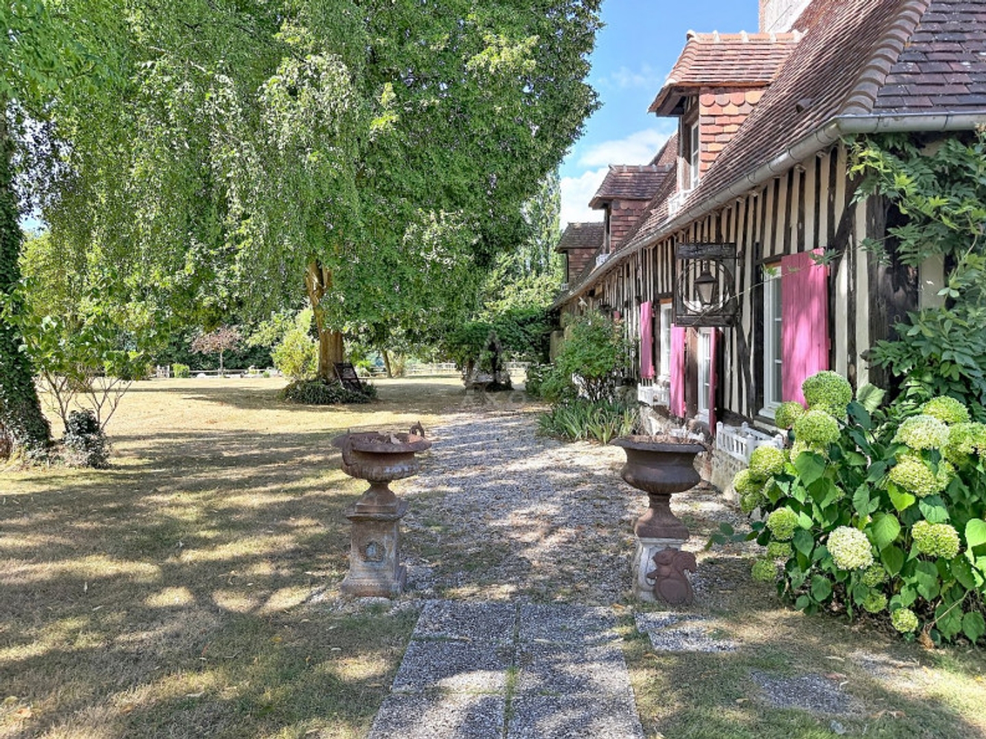 Maison avec dépendances 9 pièces 220 m²