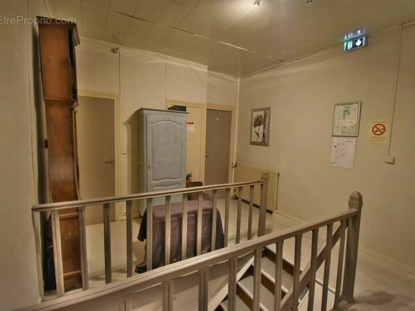 Bureaux à vendre - 7 pièces - 240m2 - Barbezieux-Saint-... (16300)