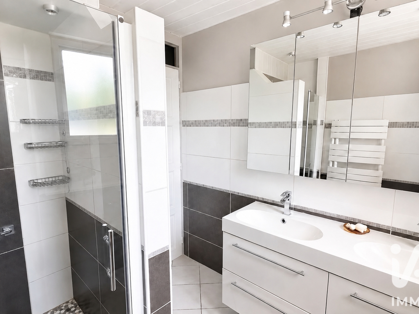Maison à vendre - 7 pièces - 166m2 - Échirolles (38130)