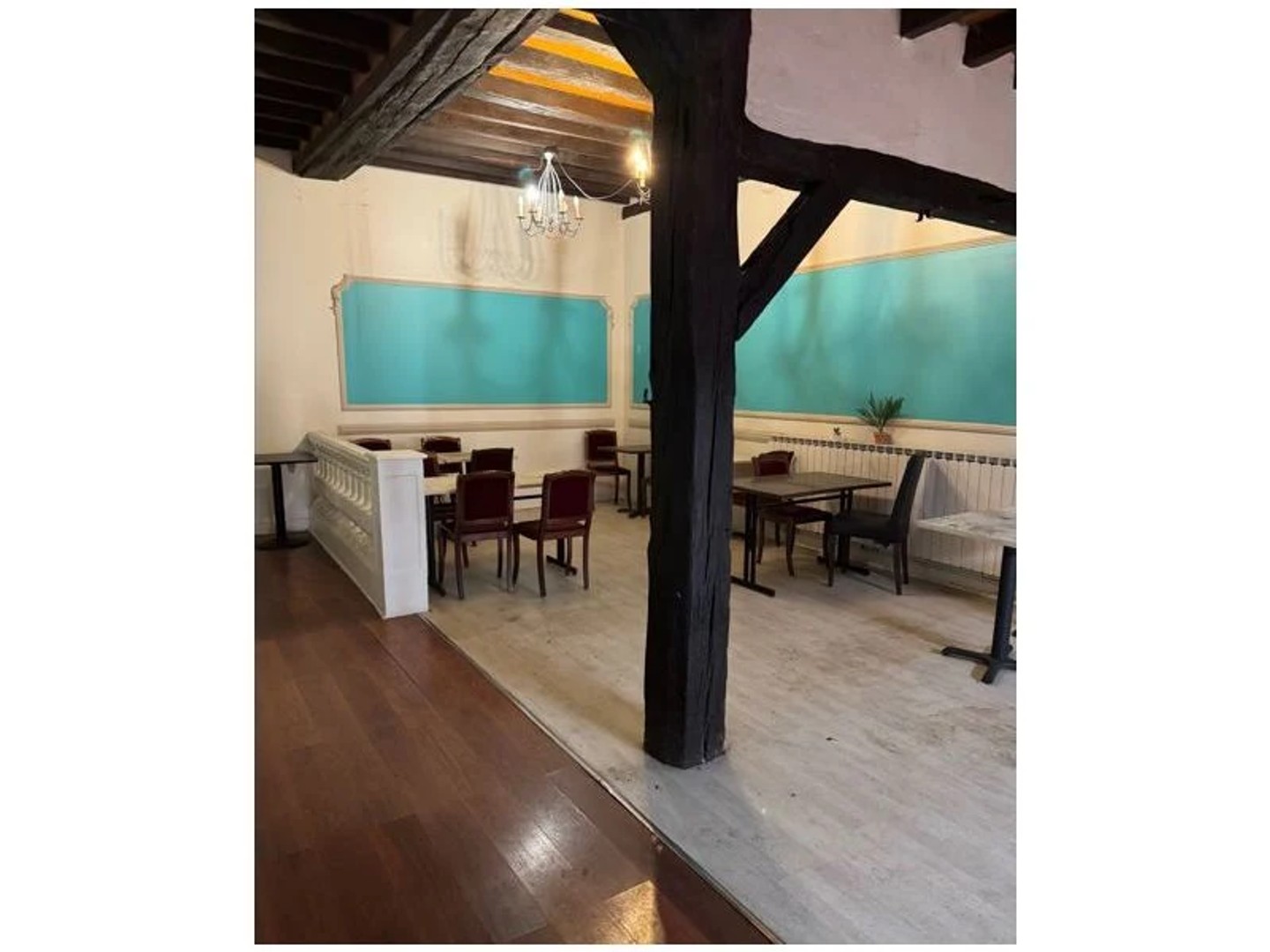 Parking / garage / box à vendre - 140m2 - Sens (89100)