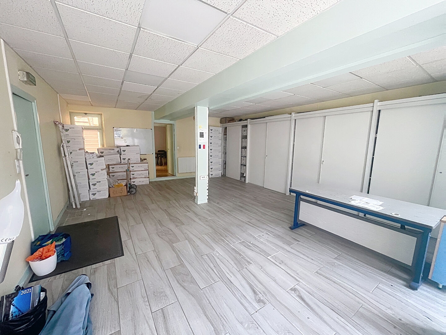 Locaux à vendre - 2 pièces - 57m2 - Rochefort (17300)
