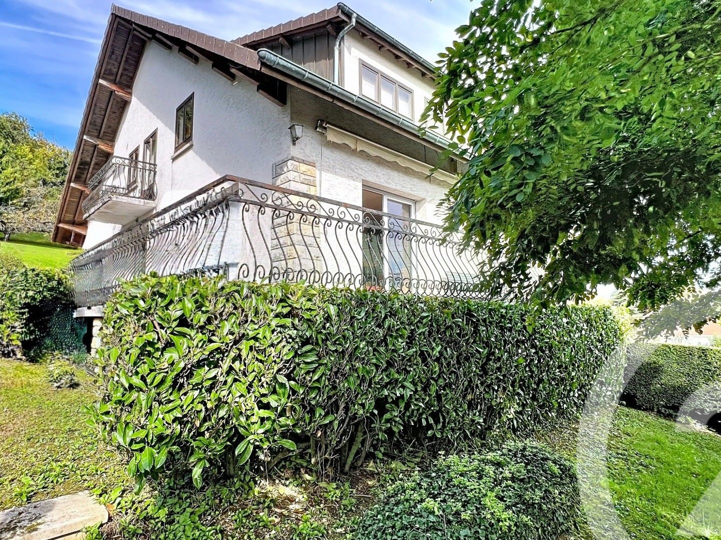 Maison 9 pièces 221 m²