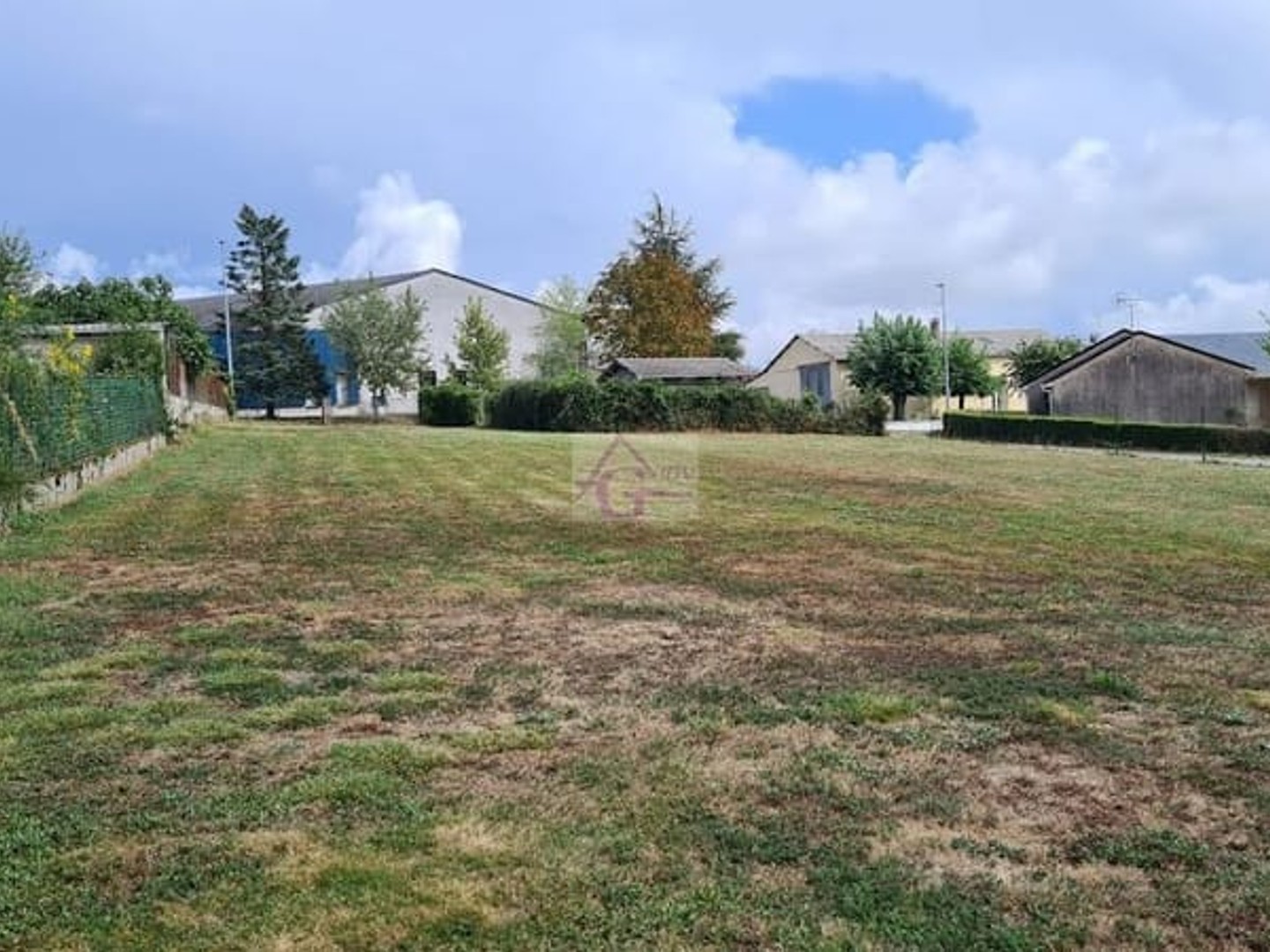 Terrain 1409 m²