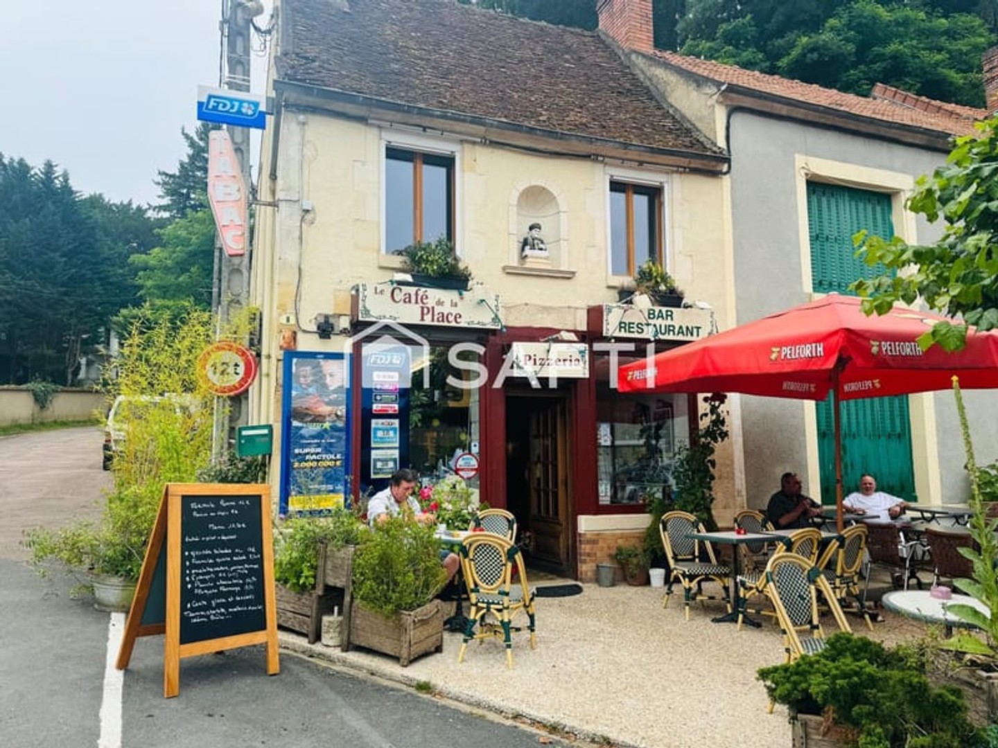 Bureaux 7 pièces 154 m²