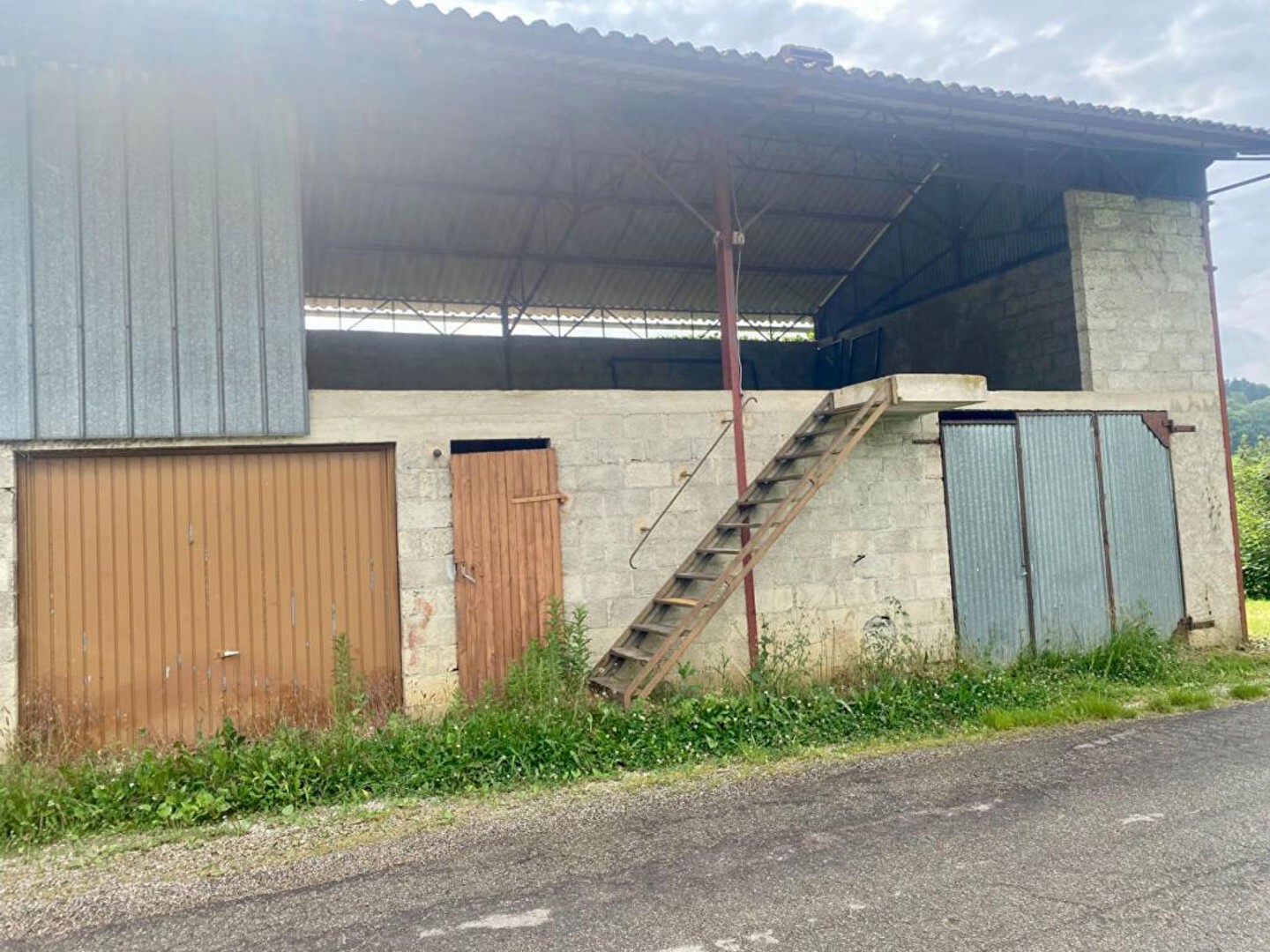 Hangar 3 pièce(s) 100 m2