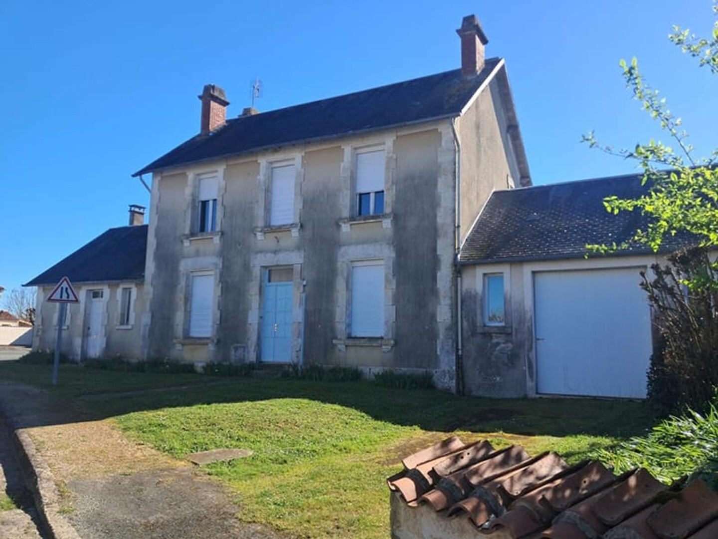 ENSEMBLE IMMOBILIER A RENOVER 130 + 58 M2