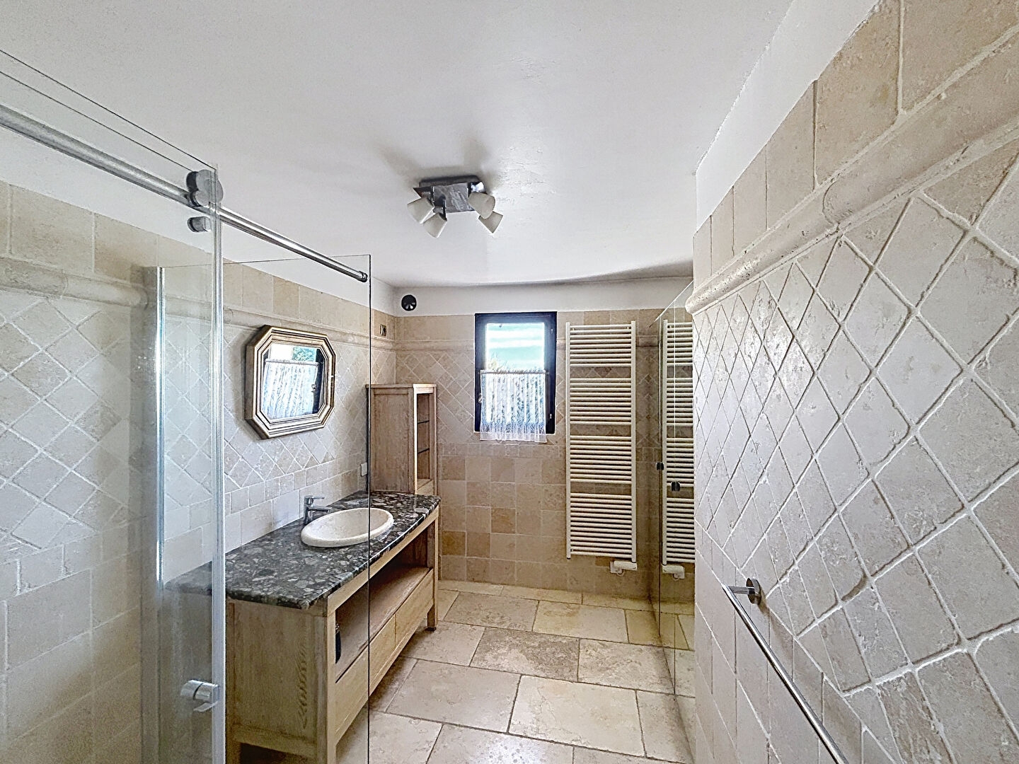 Maison à vendre - 5 pièces - 143m2 - Mirabeau (84120)