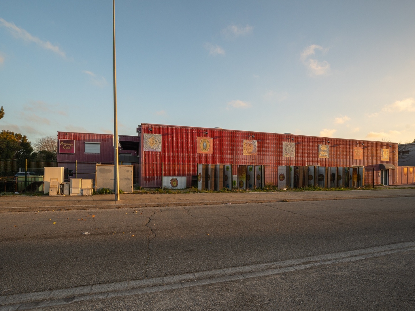 Locaux à vendre - 2900m2 - Avignon (84000)