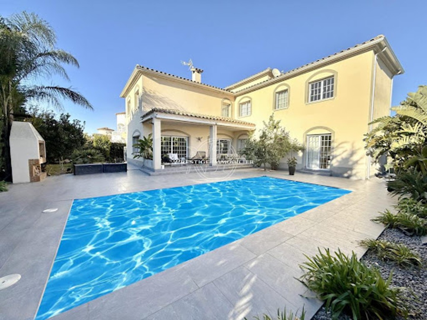 Villa 5 pièces 292 m²