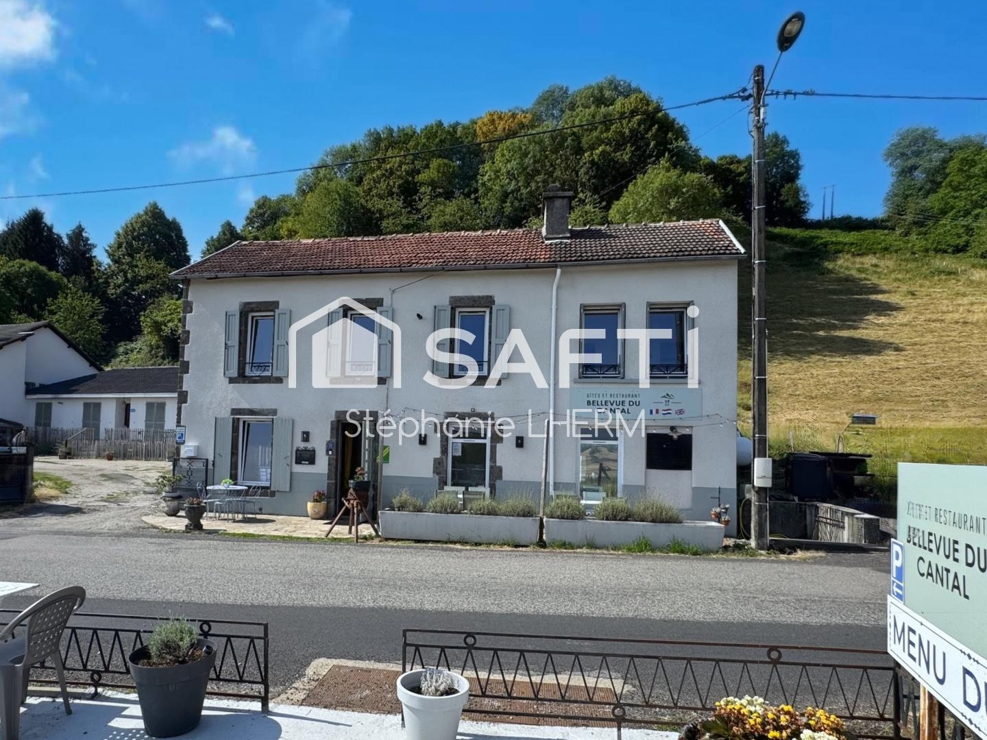 Immeuble à vendre - 17 pièces - 501m2 - Saint-Cernin (15310)