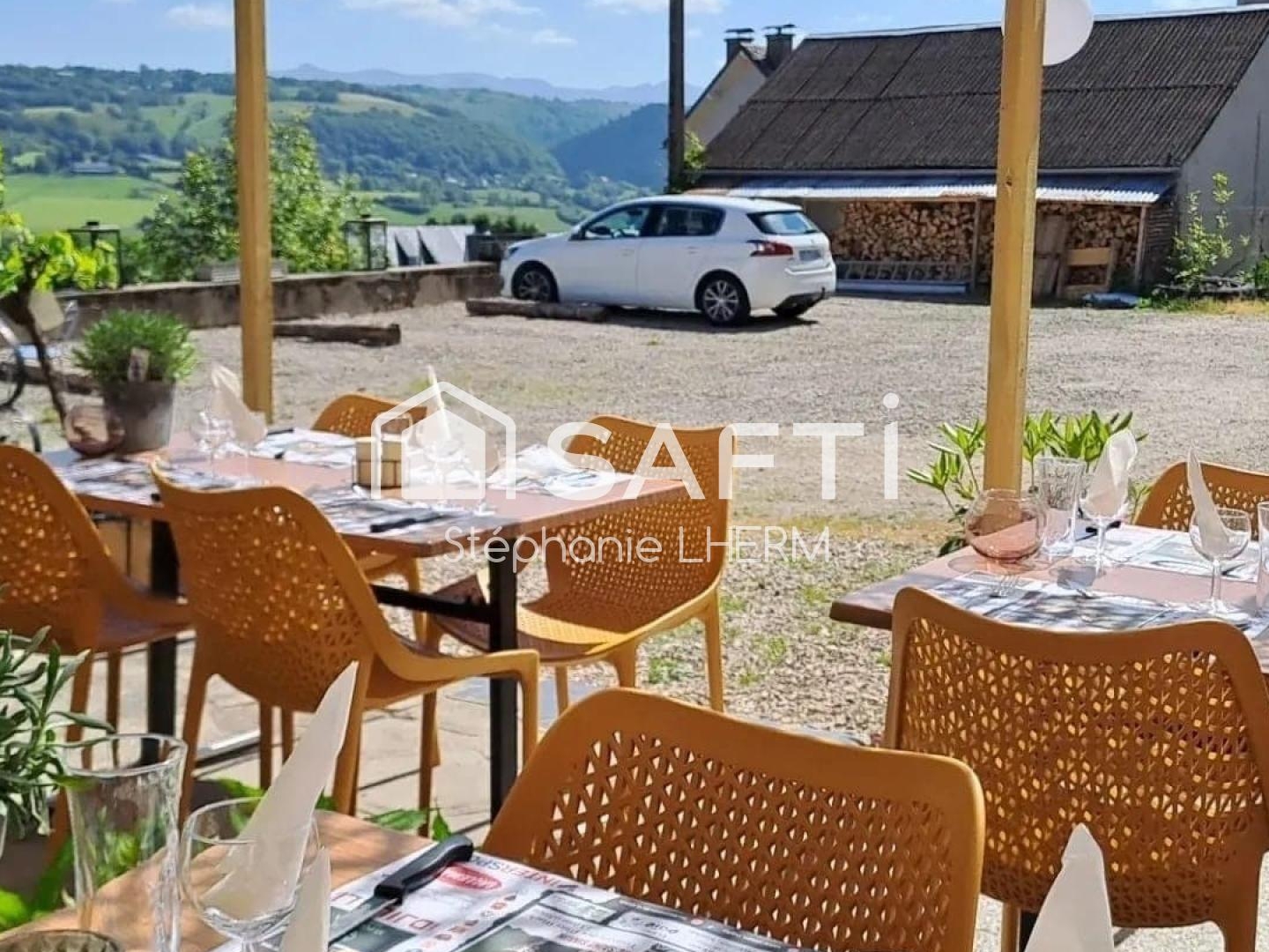 Immeuble à vendre - 17 pièces - 501m2 - Saint-Cernin (15310)