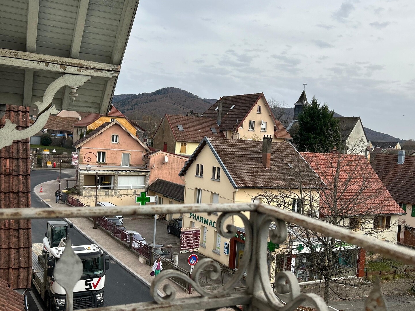 Appartement à vendre - 8 pièces - 201m2 - Giromagny (90200)