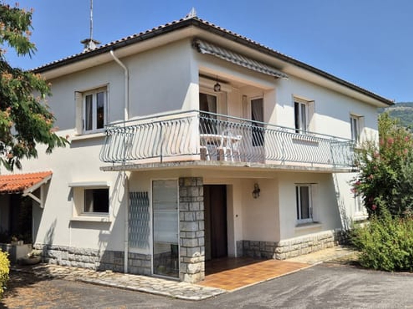 Maison T6 178 m2 avec garage et terrain de 1008 m2