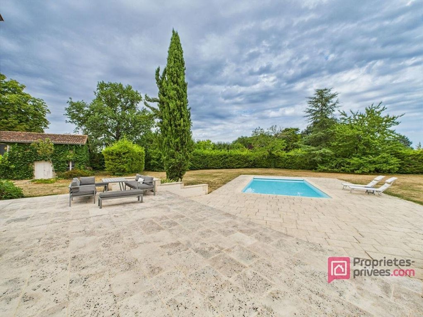 Maison à vendre - 7 pièces - 300m2 - Avanton (86170)