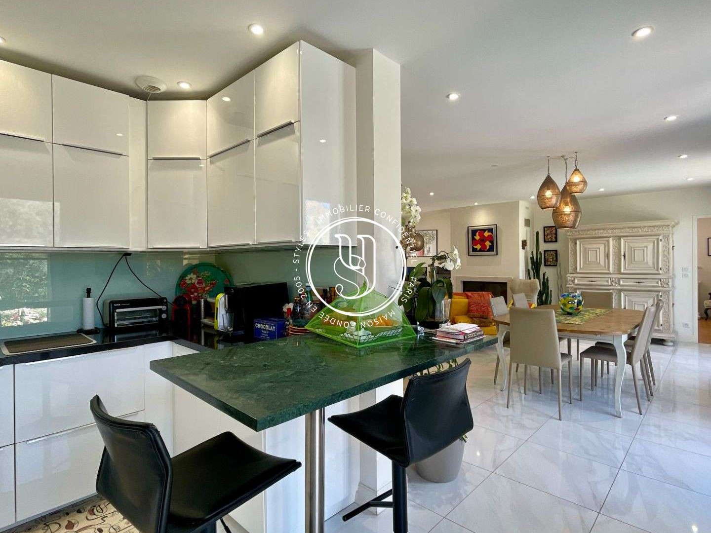 Maison à vendre - 6 pièces - 152m2 - Uzès (30700)