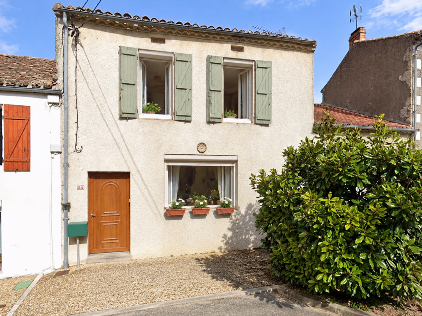 Maison de village habitable de suite