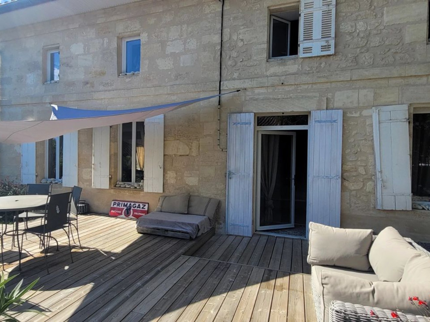 33710 TAURIAC-MAISON EN PIERRES 238M² 3 CHAMBRES 4000M² JARDIN